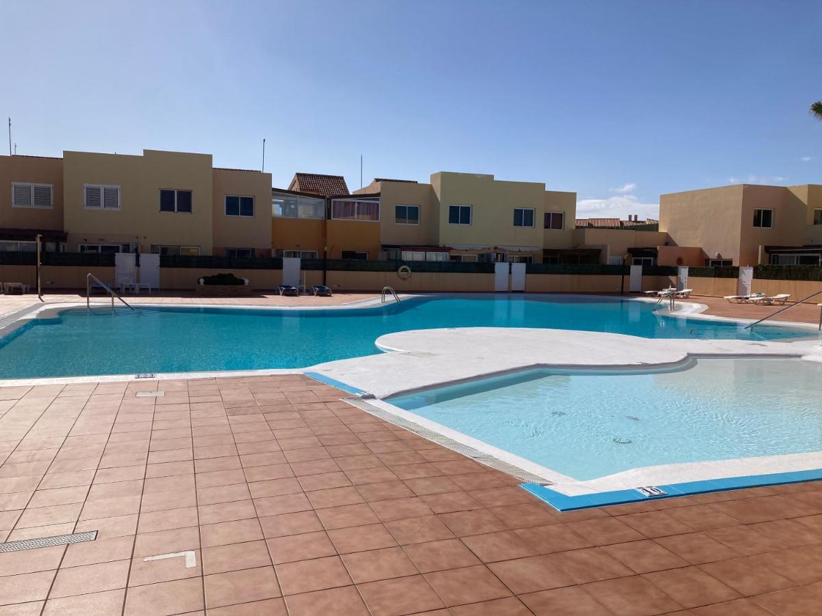 2 Bedroom Pool Apartment Close To Beach Rocky Point Corralejo Exterior photo