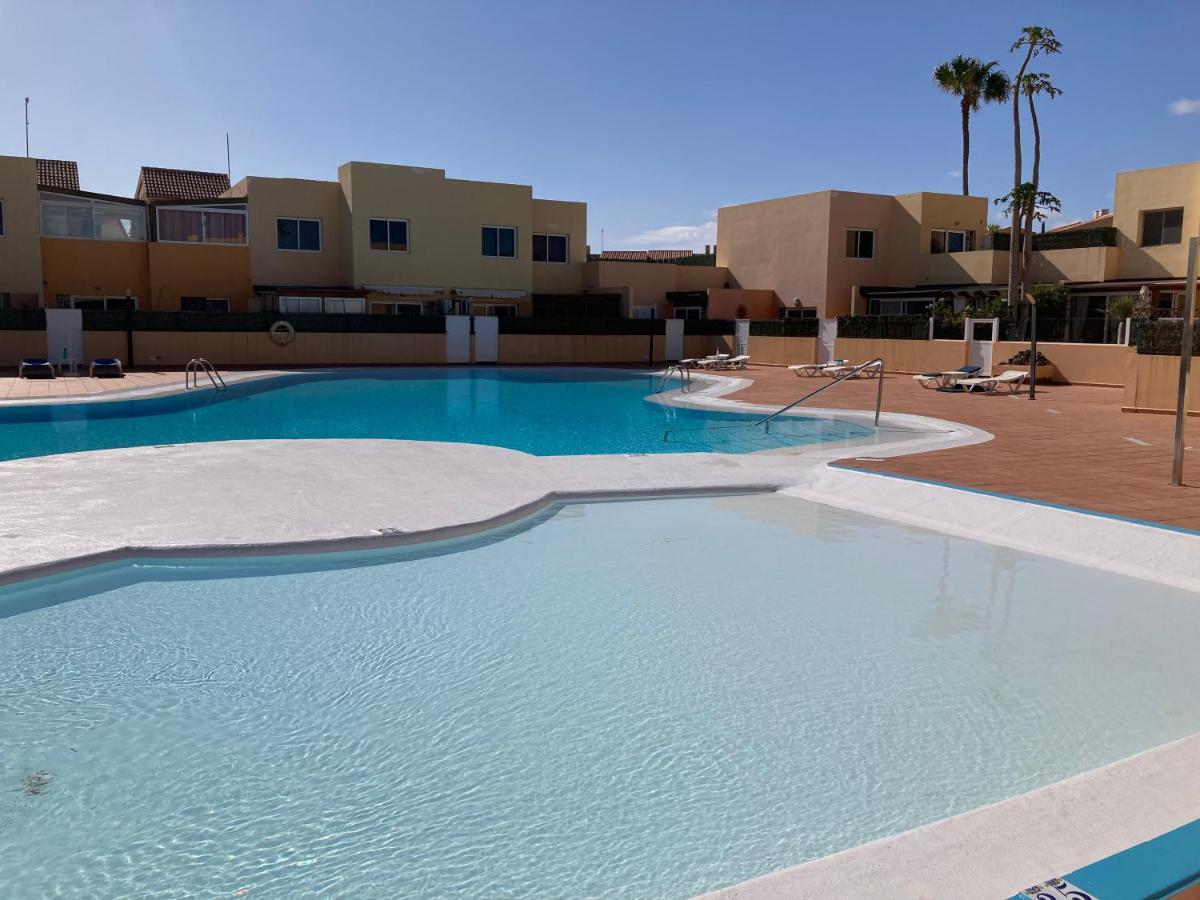 2 Bedroom Pool Apartment Close To Beach Rocky Point Corralejo Exterior photo